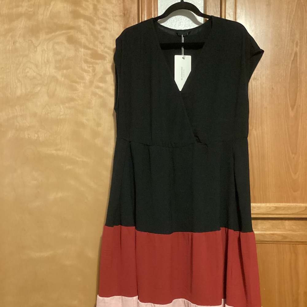 Bloomchic black, pink and mauve sleeveless dress, size 10, NWT